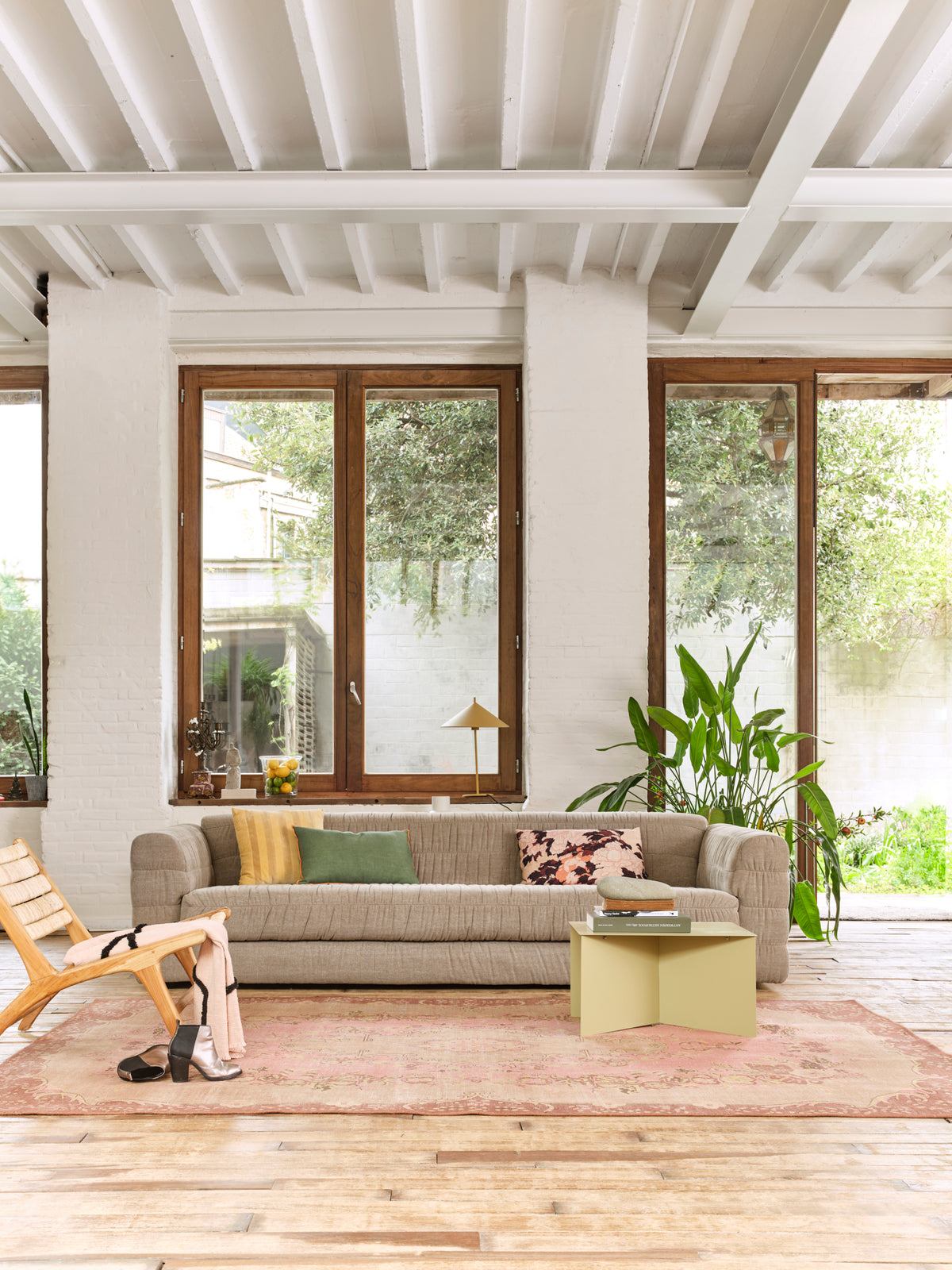 Tappeto annodato in lana floreale rosa (200x300)