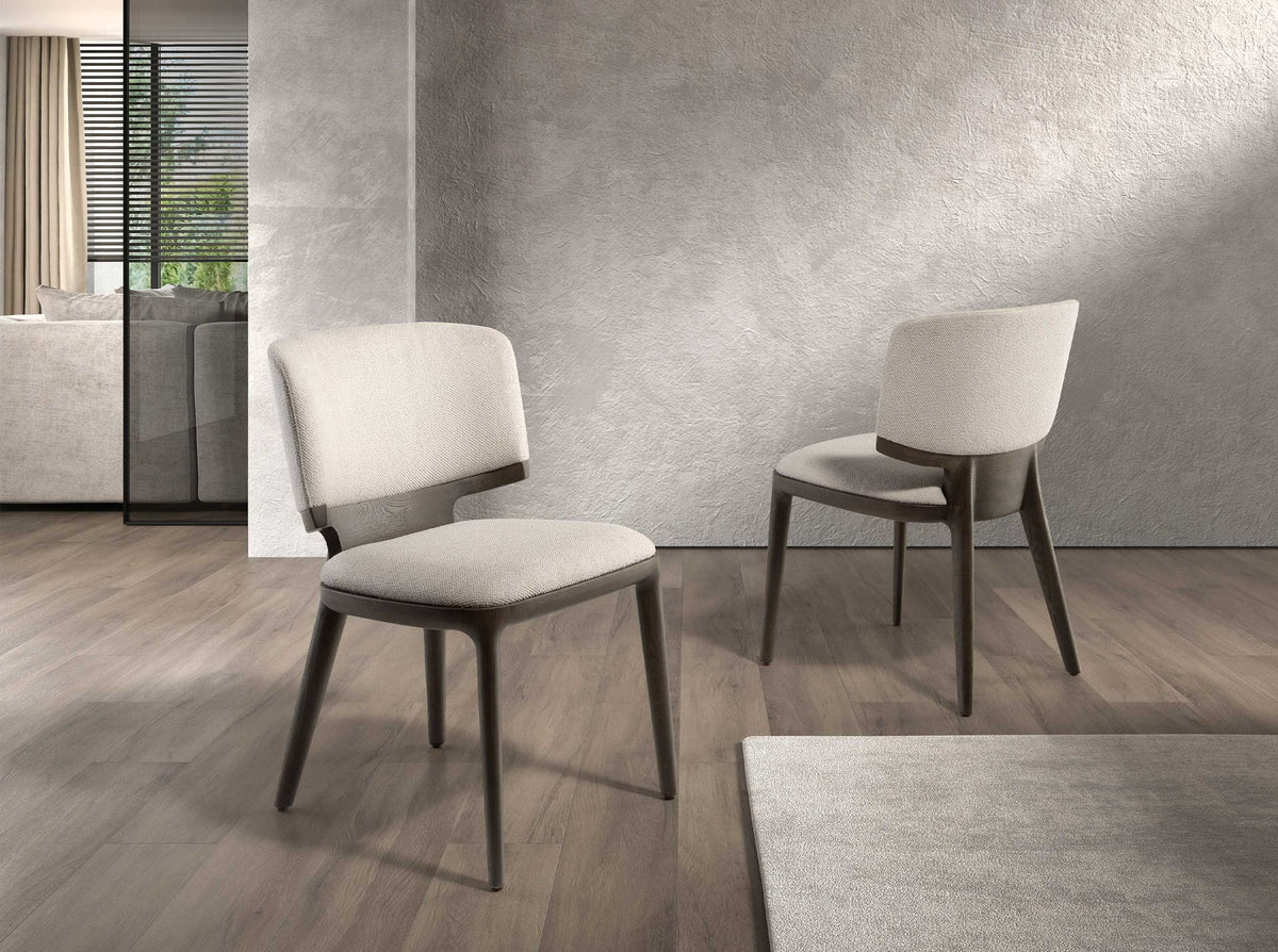 Sedia in tessuto grigio chiaro