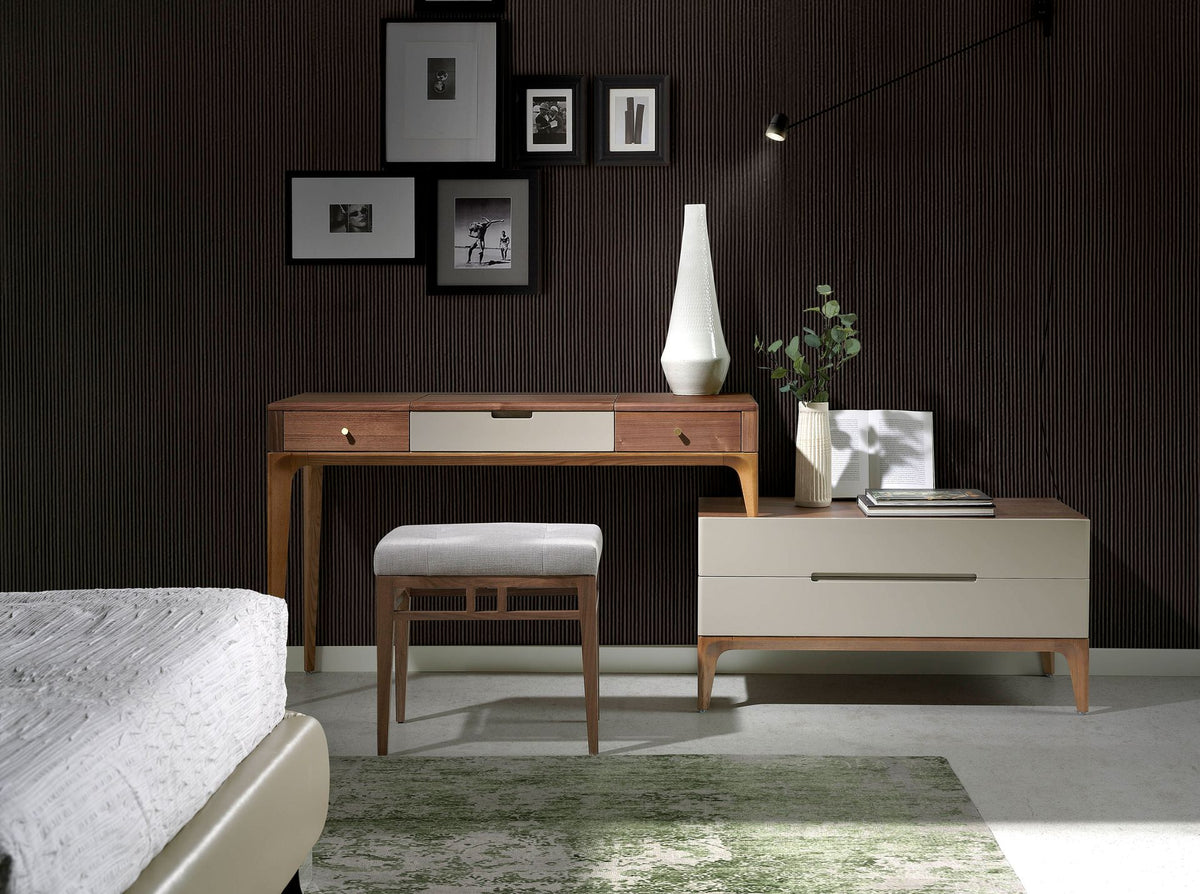 Sgabello in tessuto grigio