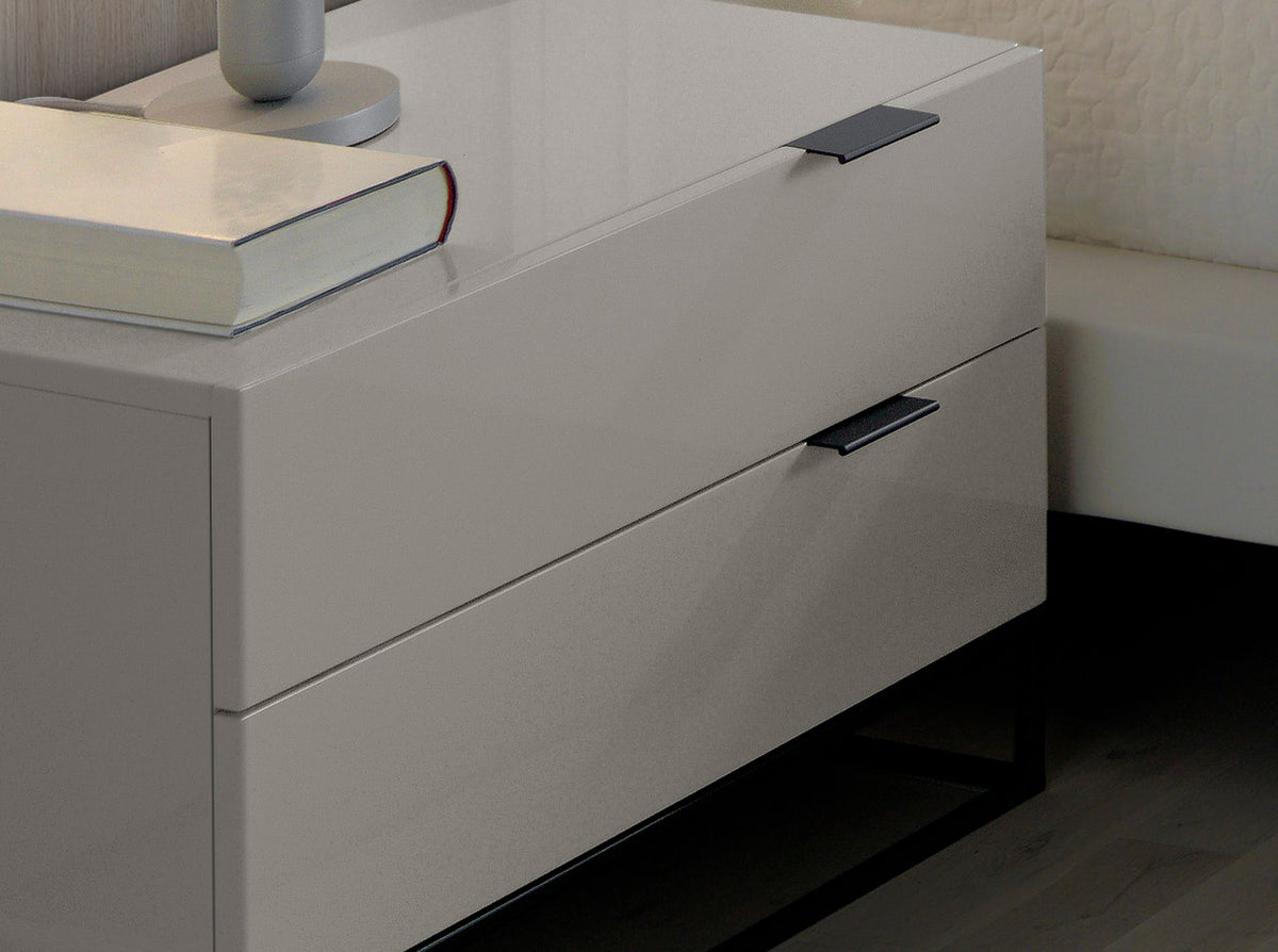 Comodino in legno grigio e acciaio nero
