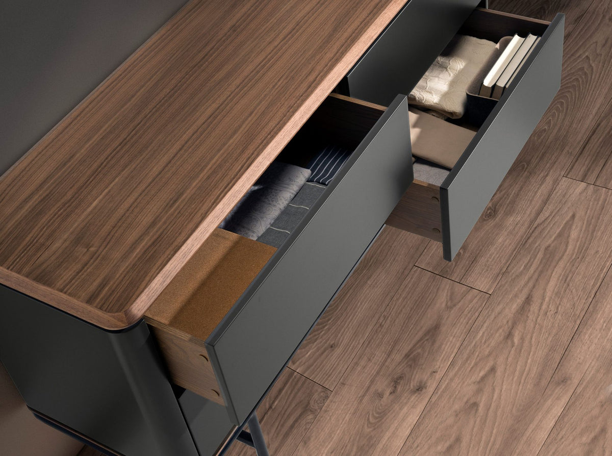 Cassettiera in legno grigio scuro opaco, acciaio nero e piano in noce