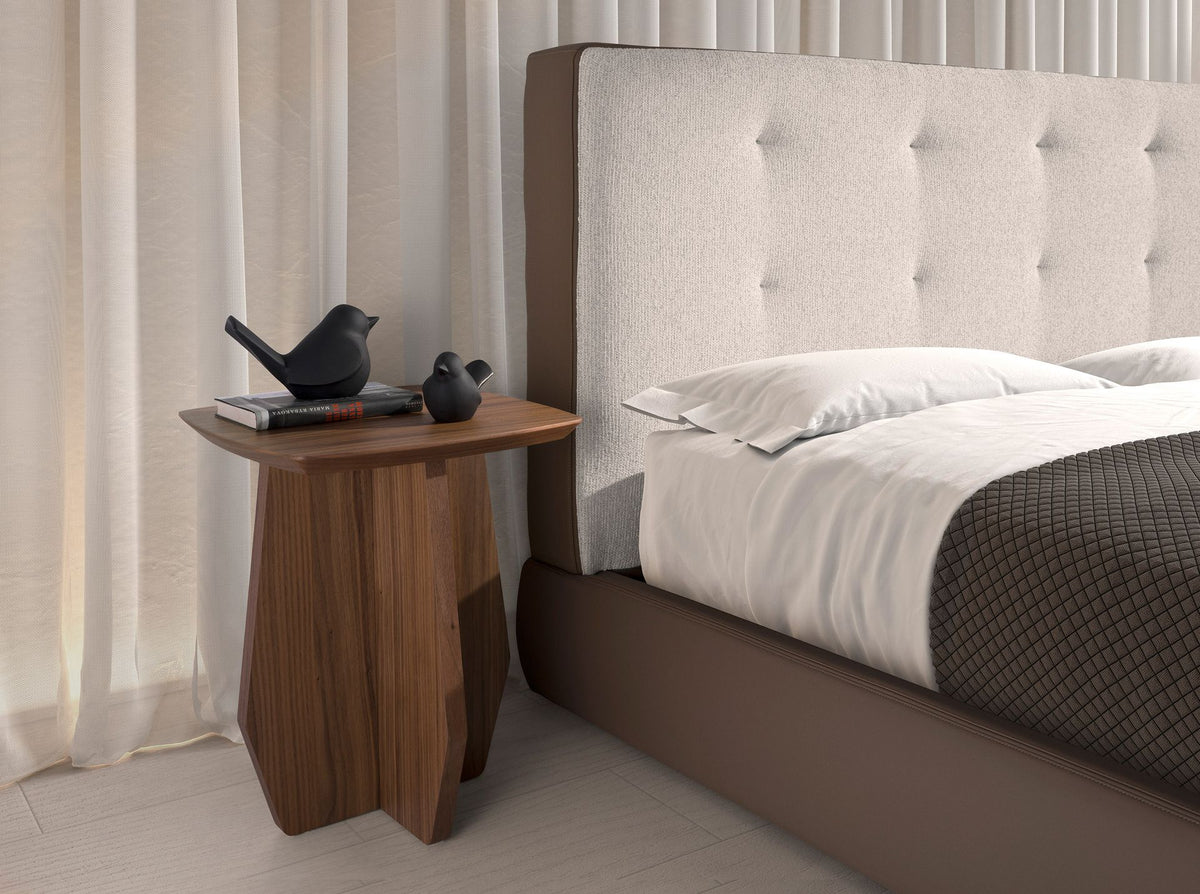 Letto imbottito in tessuto marrone ed ecopelle marrone