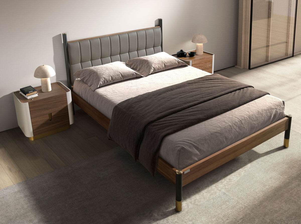Comodino noce, beige, acciaio lucido dorato e piano in noce
