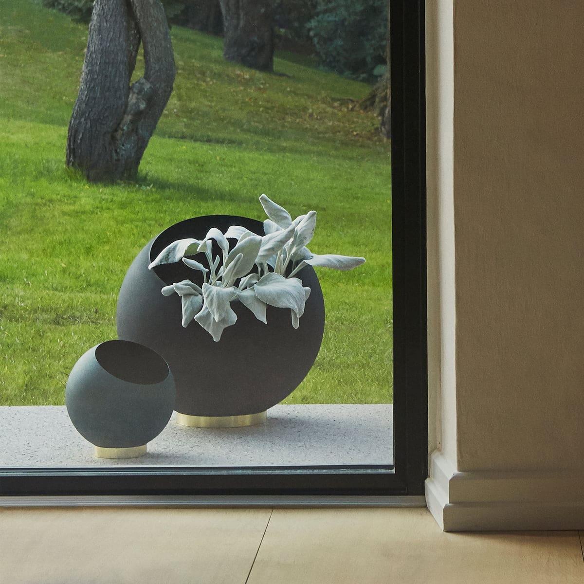 AYTM-Globe-Blumentoepfe-Gruppe-Situation-2