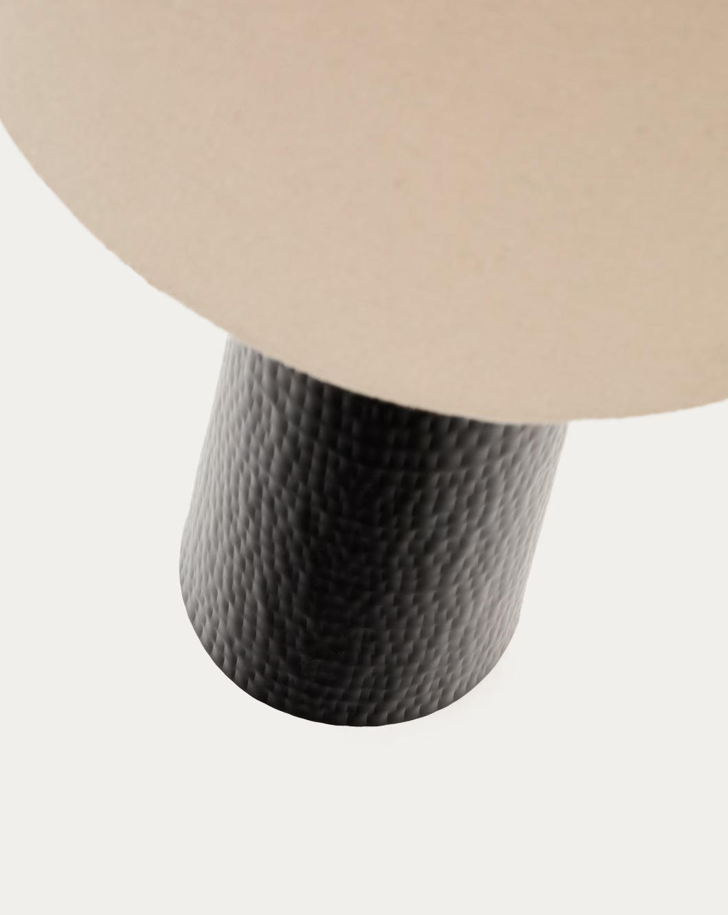 Lampada da terra Senni in metallo verniciato nero