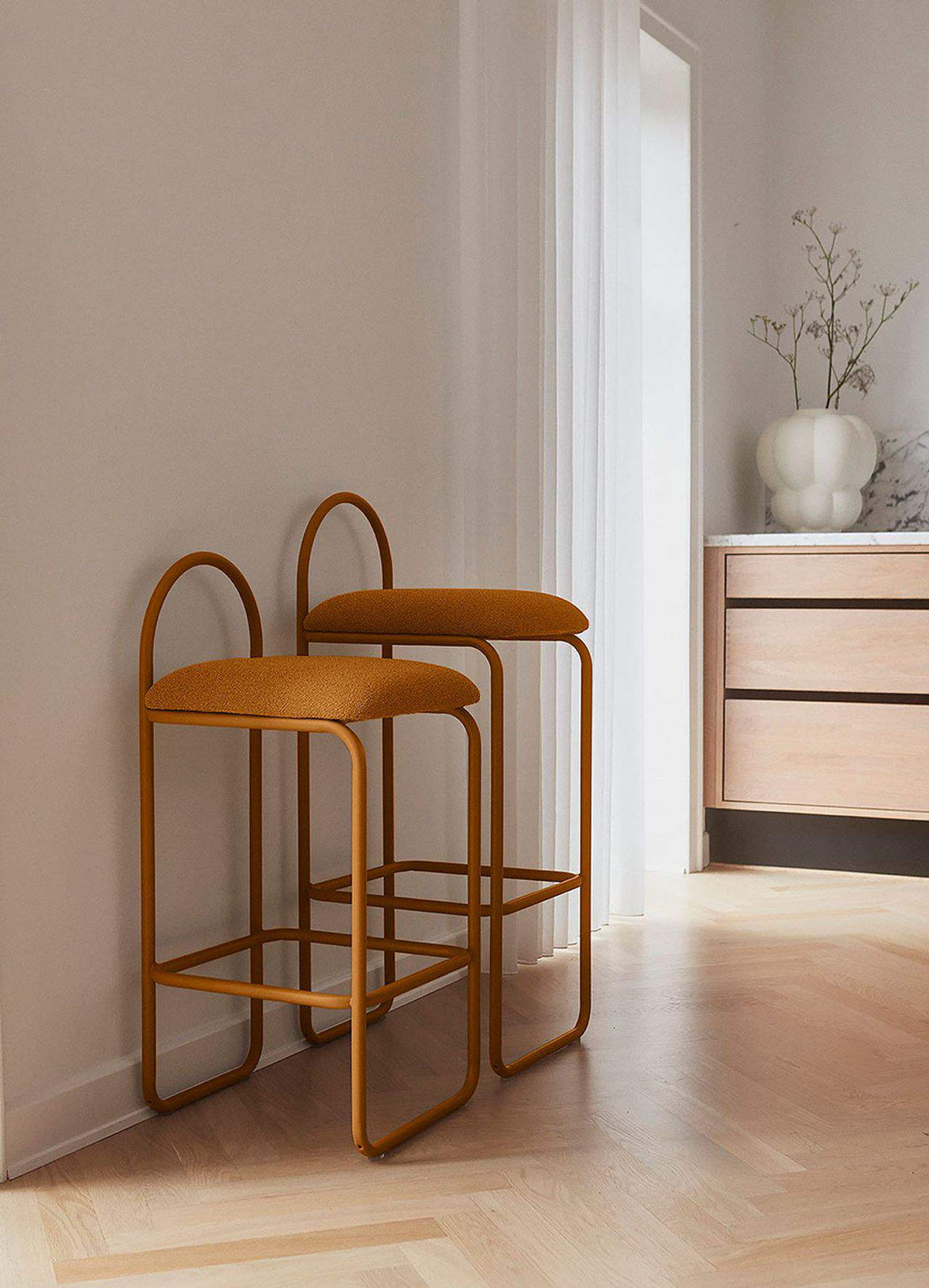 aytm-barstol-angui-bar-chair-low-taupe-boucle-0072-8814376