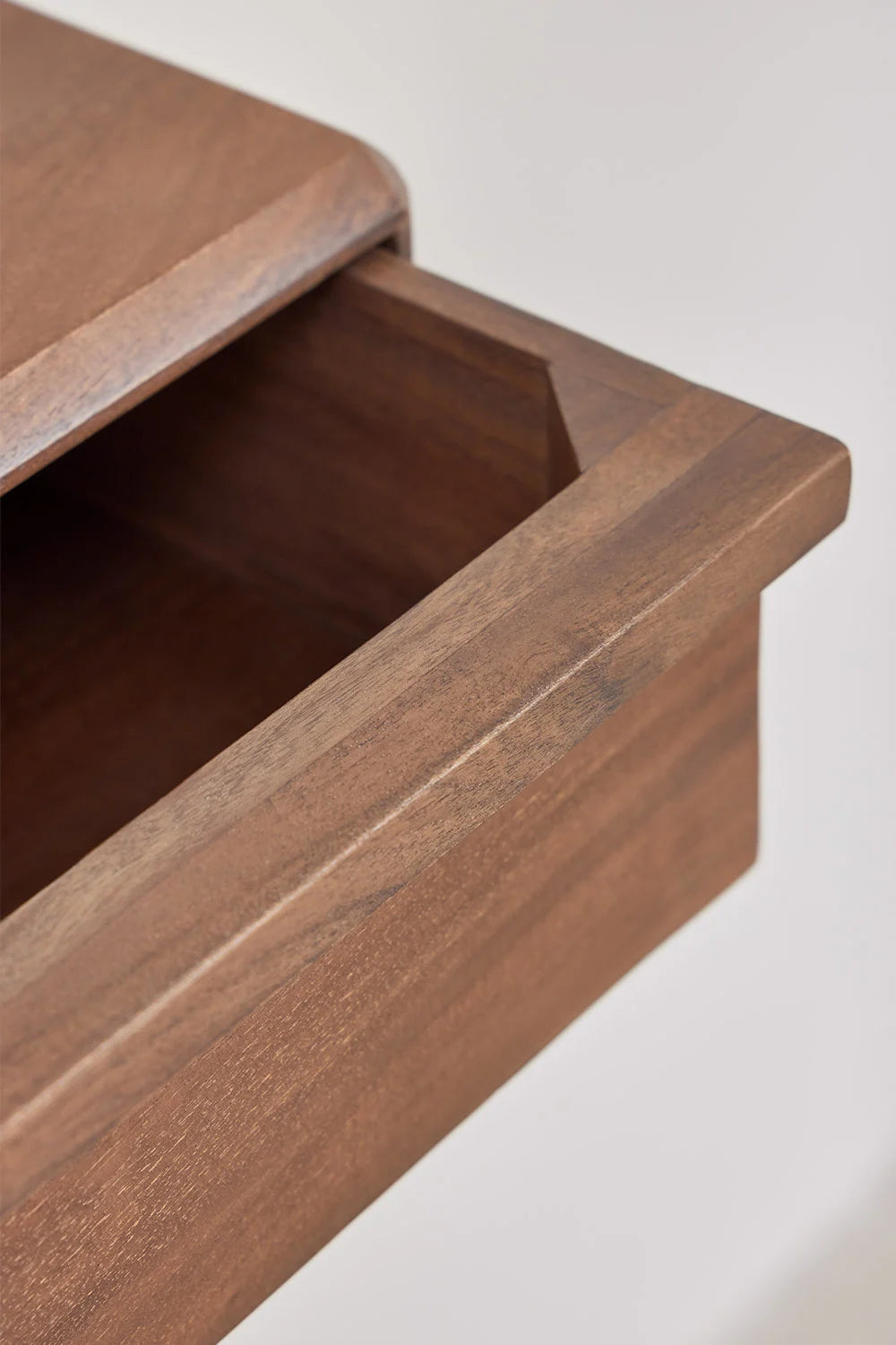 Nordilan - Comodino sospeso rettangolare 40x30 cm in legno di acacia