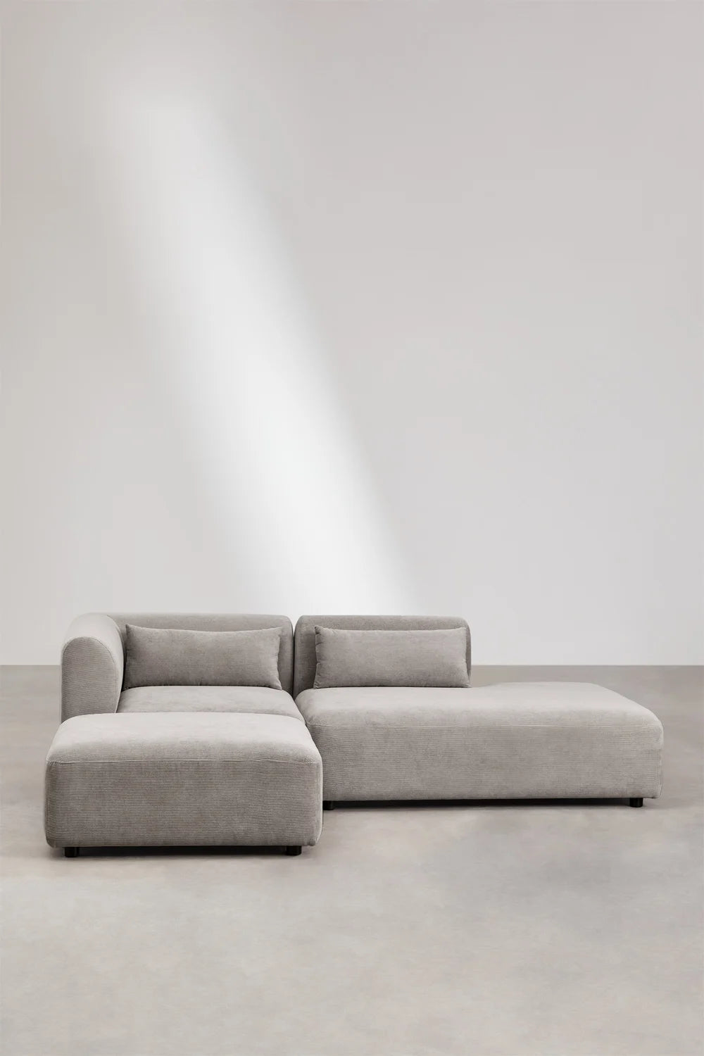 Fogler - Divano componibile angolare in 2 pezzi con chaise longue destra e pouf