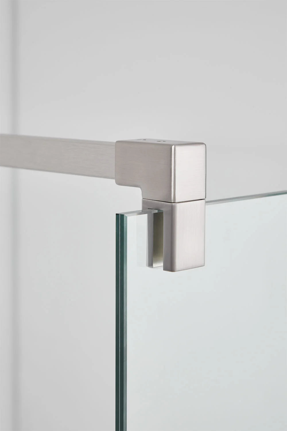 Bristol -  Parete doccia fissa con vetro temperato da 8 mm e alluminio