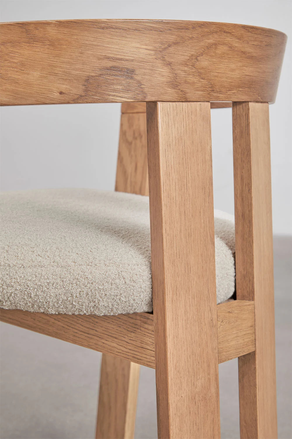 Yvone - Sedia da pranzo con braccioli in legno e rivestita