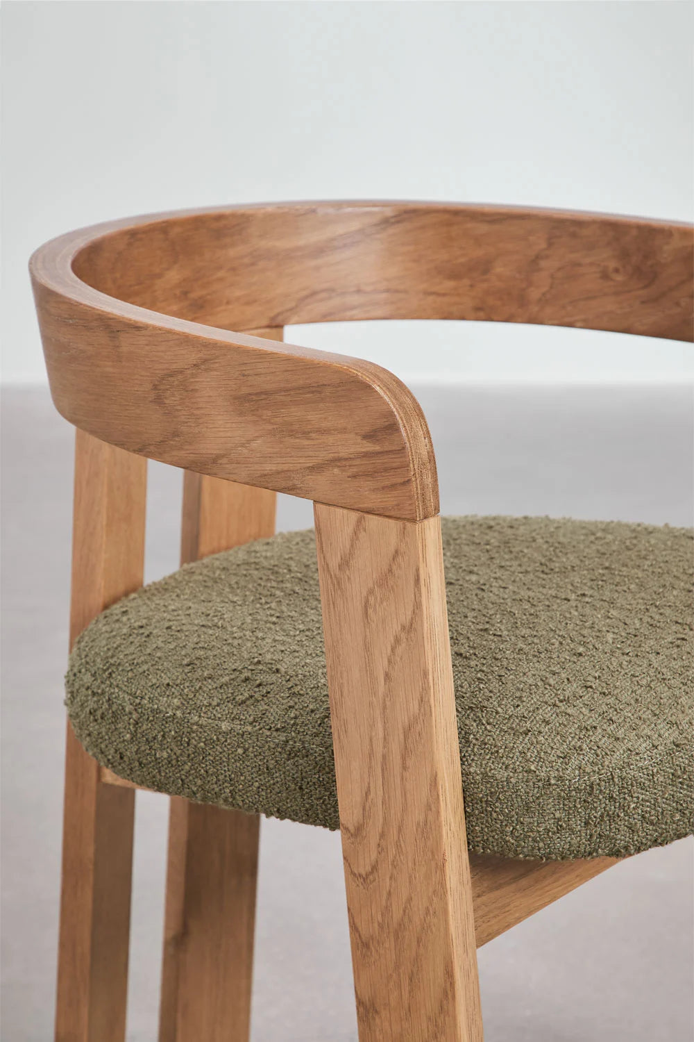 Yvone - Sedia da pranzo con braccioli in legno e rivestita