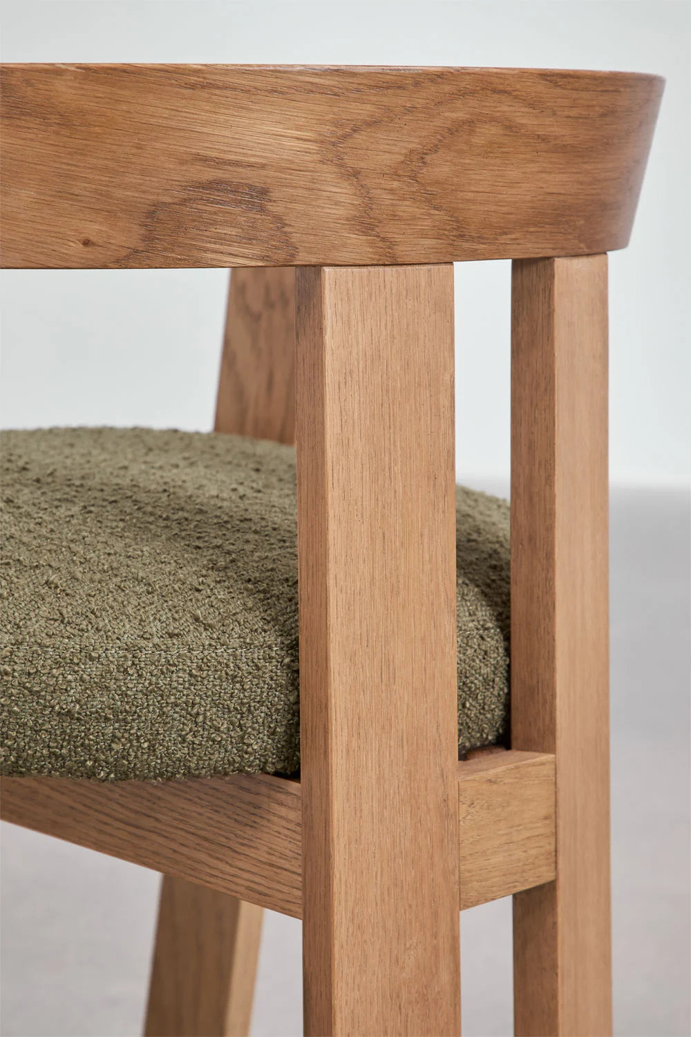 Yvone - Sedia da pranzo con braccioli in legno e rivestita