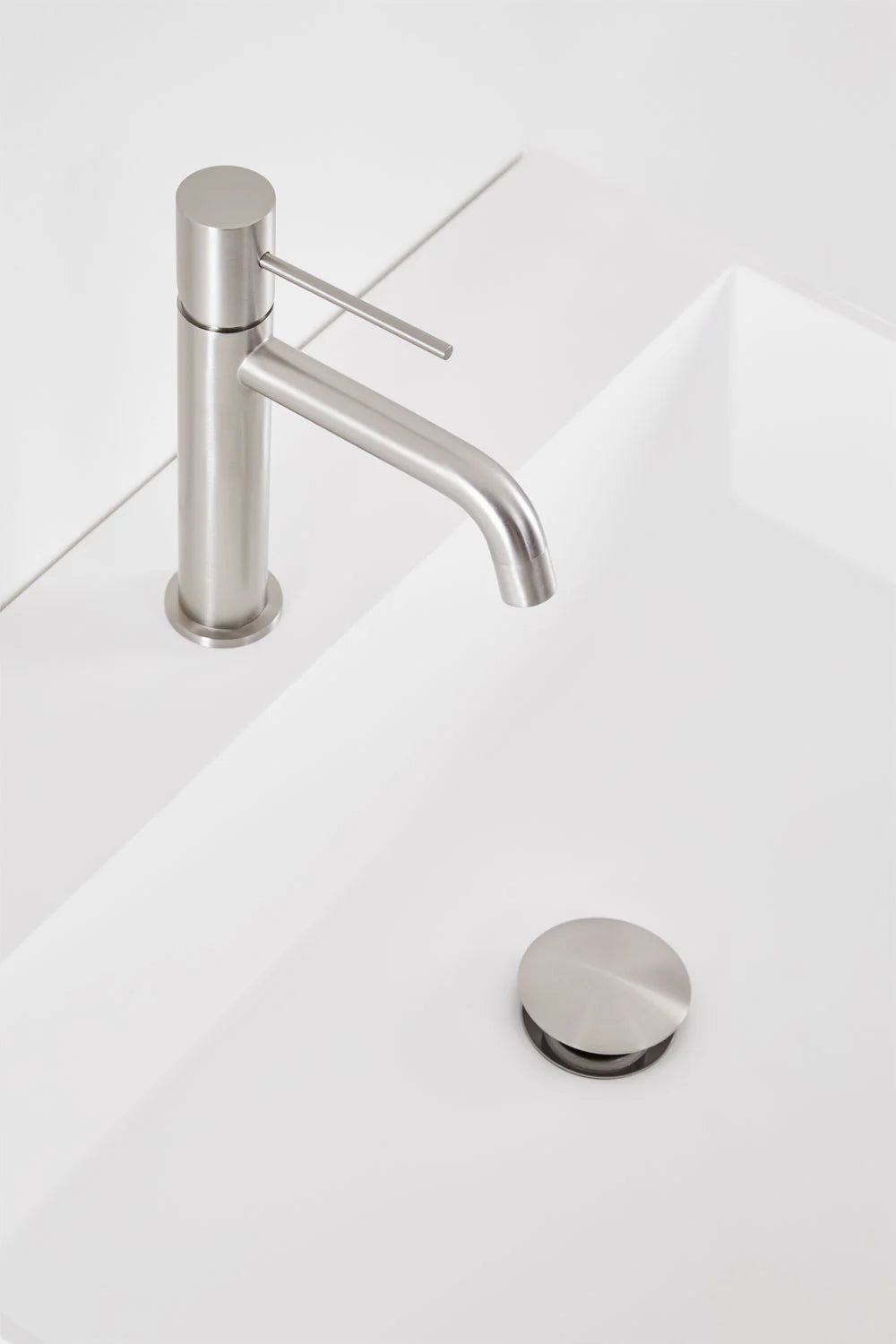 Aldeia - Set di mobili da bagno sospesi in legno con lavabo integrato
